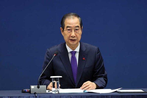 辉煌优配 韩德洙最后时刻辞职参选、李在明官司重审，韩国大选悬念陡增